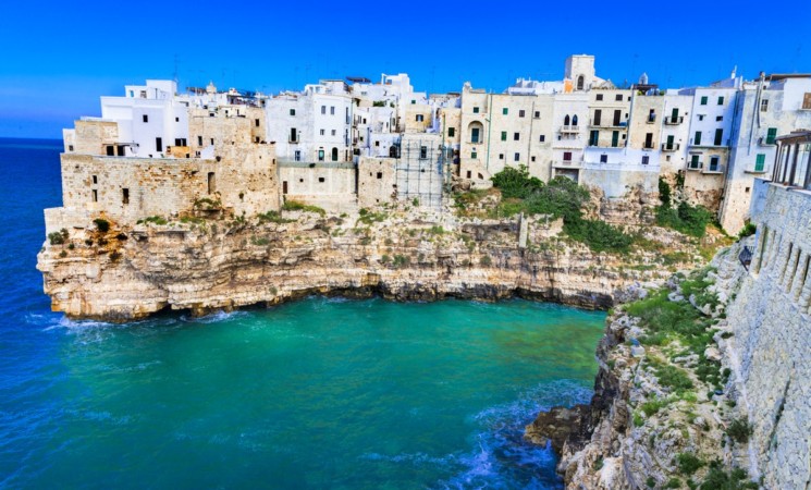 Take me in Europe vol. 1 in Apulia Region (Molfetta, Bisceglie and Ostuni), Italy. Long-term volunteering projects.