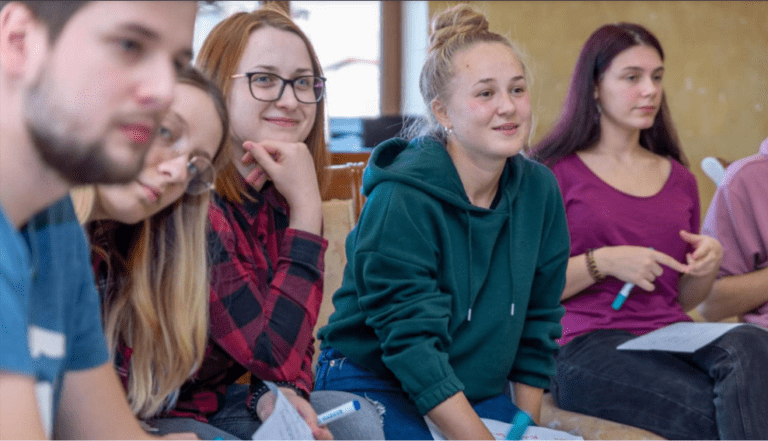 CONNECT – Countering Online Hate Speech through Youth Work